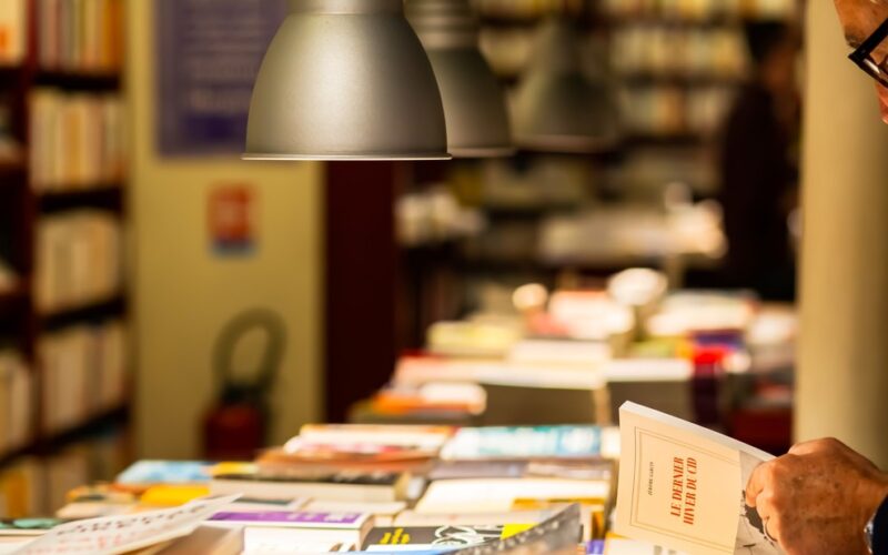 Descubre los Escritores y Libros Ecuatorianos Más Leídos en 2025